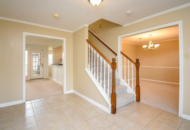 Photo - 910 Shillington Dr