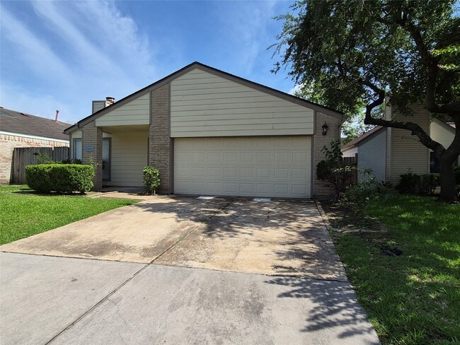 Building Photo - 13839 Walnut Hollow Ln