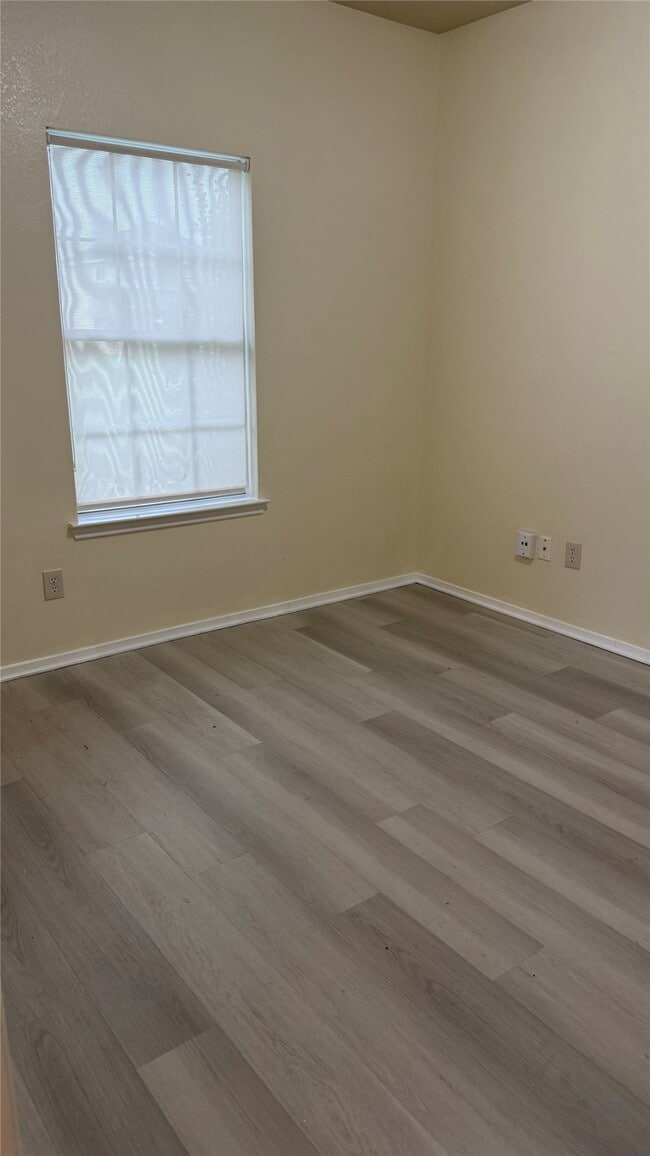 Photo - 1703 Nichole Woods Dr