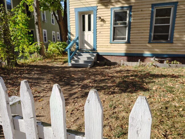 Photo - 123 Frost St