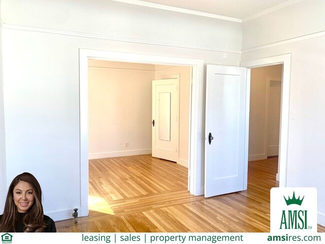 Building Photo - Richmond Dist. Bright 1 Bed/! Bath Flat w/ Hardwood Floors and Walk In Closets