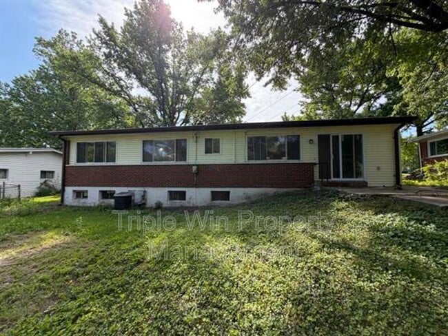 Photo - 945 Paddock Dr