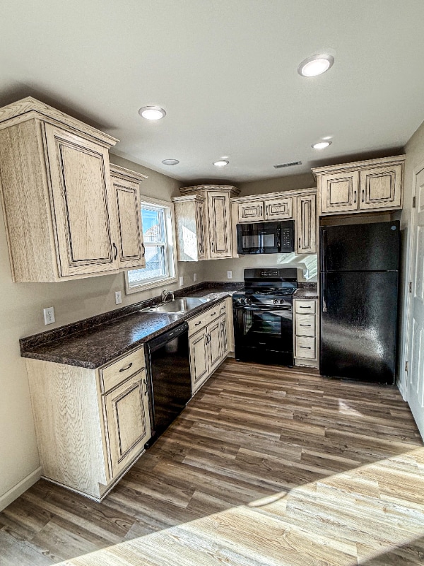 Photo - 256 E Outer Rd