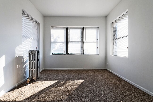 7754 S Loomis