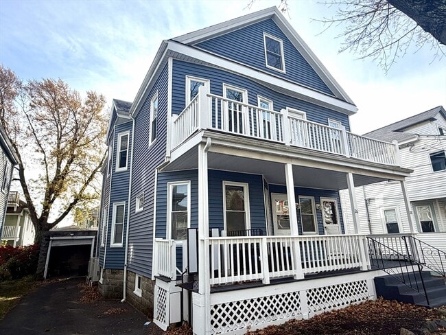 Building Photo - 28 Stanley Ave Unit 2