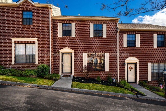 Building Photo - 437 S Gallaher View Rd Unit Apt 7
