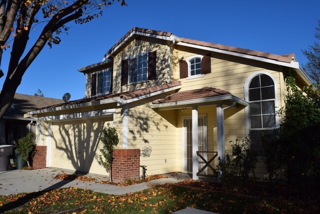 Building Photo - Coming Soon Spacious North Tracy Home – 4 Bedrooms | 2.5 Bathrooms