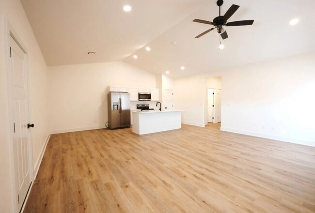 Photo - 519 Briarbrook Ln