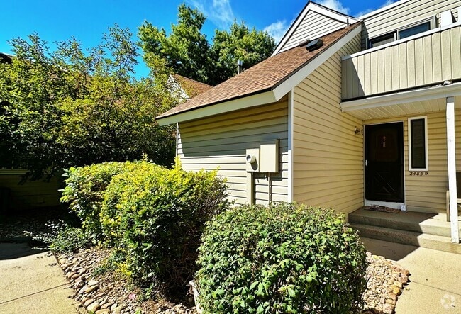 Building Photo - 2 Bed 2 Bath Condo in Strawberry at Heathe...