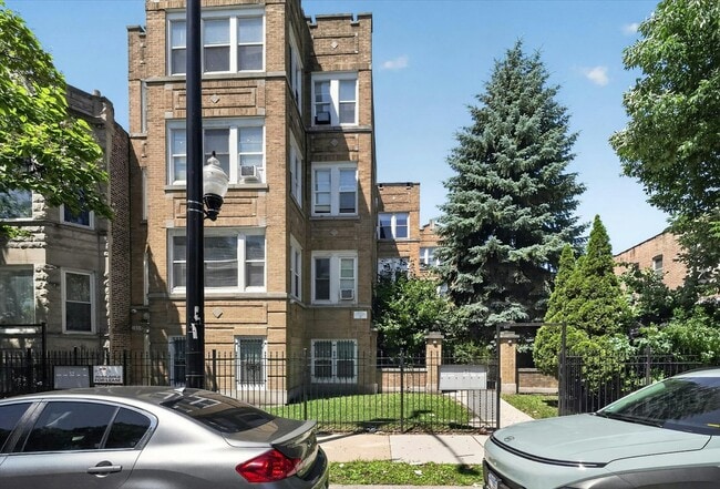 Photo - 1854 S Central Park Ave Unit 1852 - 2E
