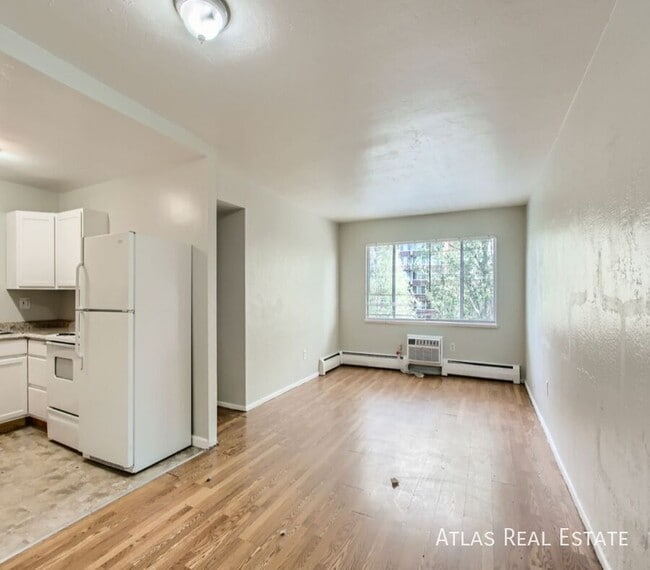 Building Photo - 2929 W Colorado Ave Unit 31