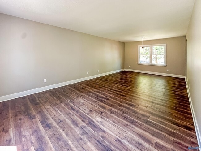 Photo - 11210 Mountain Crest Dr SE