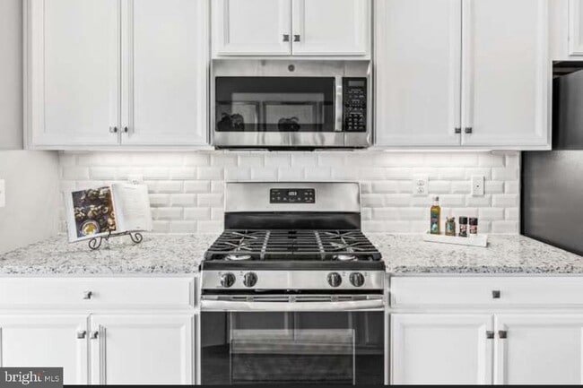 Photo - 2926 WATERFRONT Way