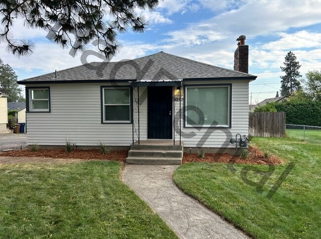 Building Photo - 2509 W Upton Ave Rental