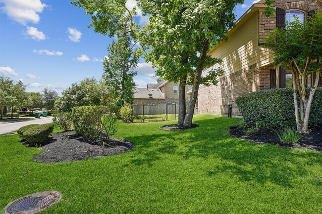 Photo - 115 Black Swan Pl