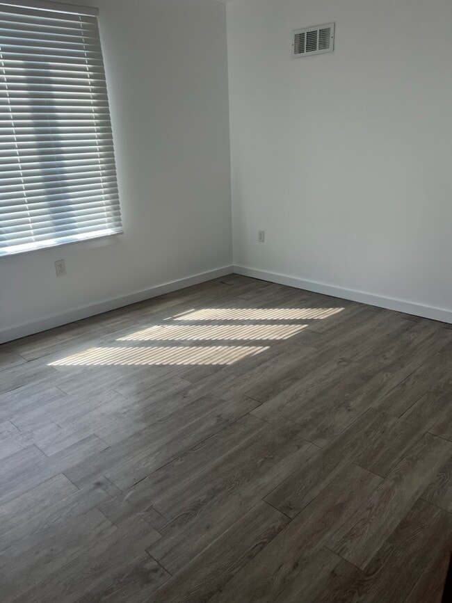 Photo - 4114 Cambridge St Unit 4126 Cambridge st