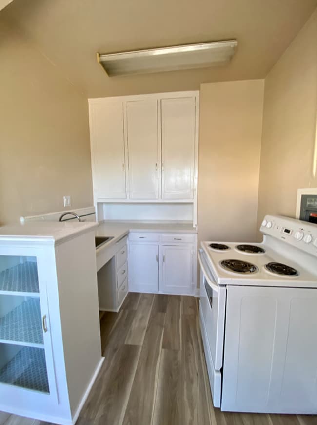 Photo - Hilltop Apartments