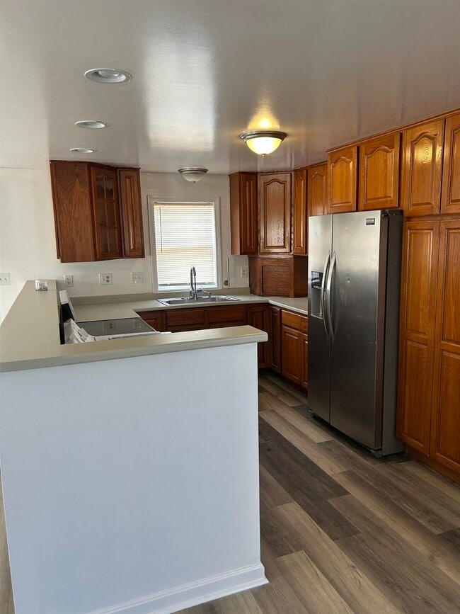 Building Photo - 87 N High St Unit B Rental