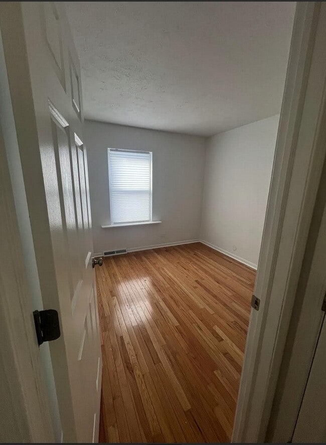 Photo - 20564 Elizabeth Ave