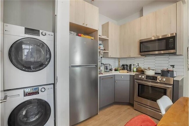 Building Photo - 1132 Broadway Rental