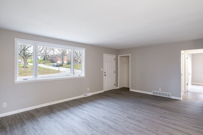 Photo - 420 Stoneybrook Dr