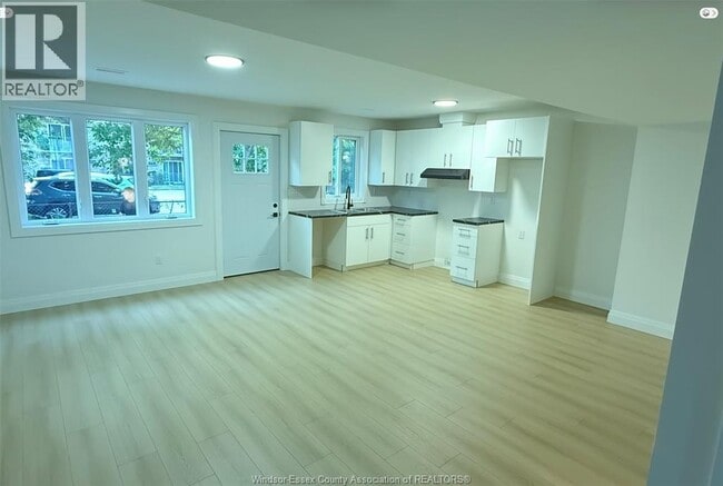 Photo - 450 Mill St