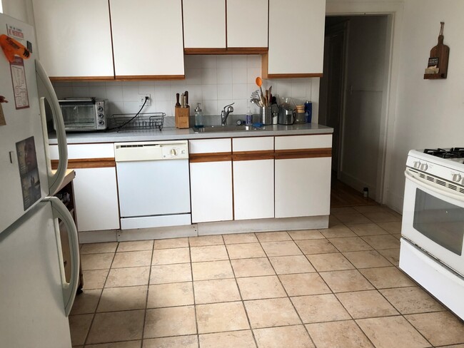 Photo - 69 Raymond Ave Unidad 1R