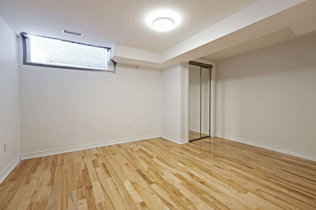 Photo - 212 Glebemount Ave