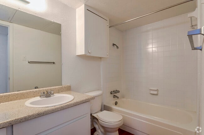 2BR,2BA - 1100SF B2 - Bathroom