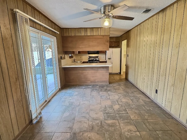 Photo - 1312 Sherry Ln