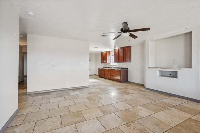 Photo - 25 Lemin Ave