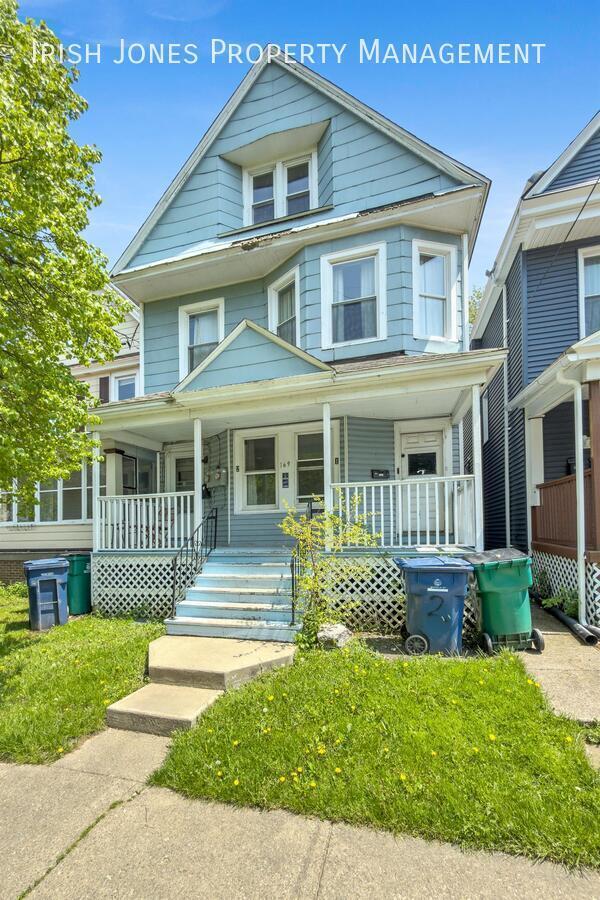 Photo - 169 Congress St Unit Apt. 1 - Right Side