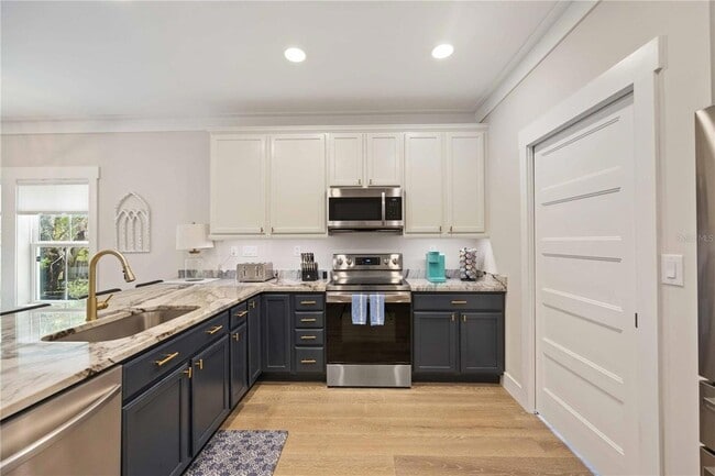 Photo - 1623 8th Ave W