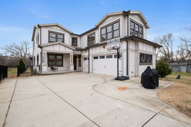 Building Photo - Beautiful Sylvan Park Home with Luxury Finishes, Chef’s Kitchen & Covered Outdoor Living
