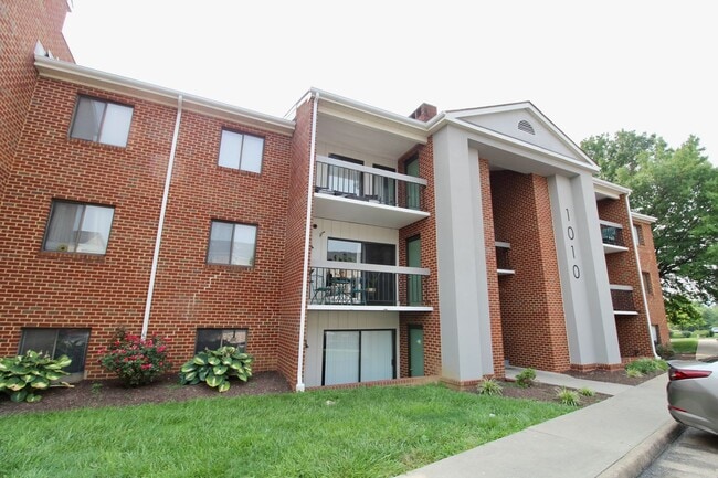 2 bedroom condo for rent, with Newer Kitch... - 2 bedroom condo for rent, with Newer Kitch...