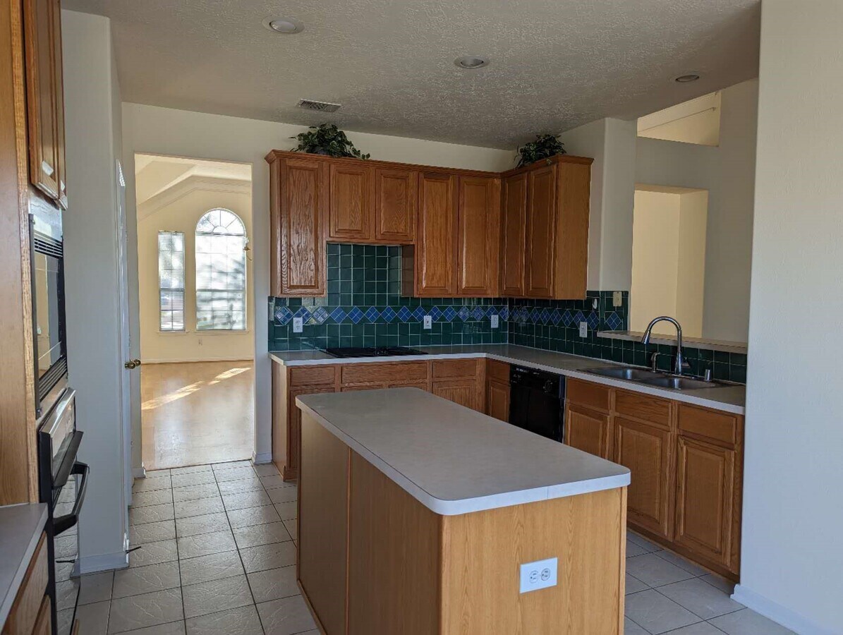 Photo - 1822 American Elm Ct