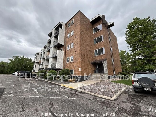 Building Photo - 1150 Golden Cir Unit 409