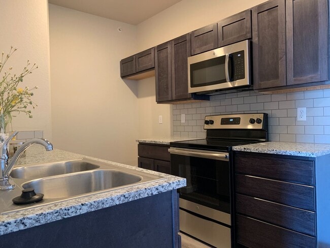 Photo - Fantastic Condo on Windsor Lake Unit 5