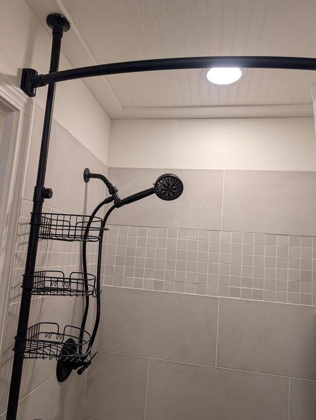 Photo - 181 Honeysuckle Ln