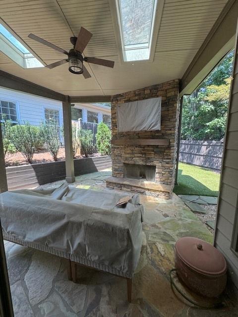 Photo - 315 Landing Entry