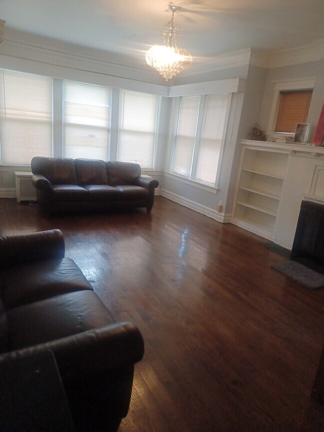 Photo - 7636 S Yates Blvd