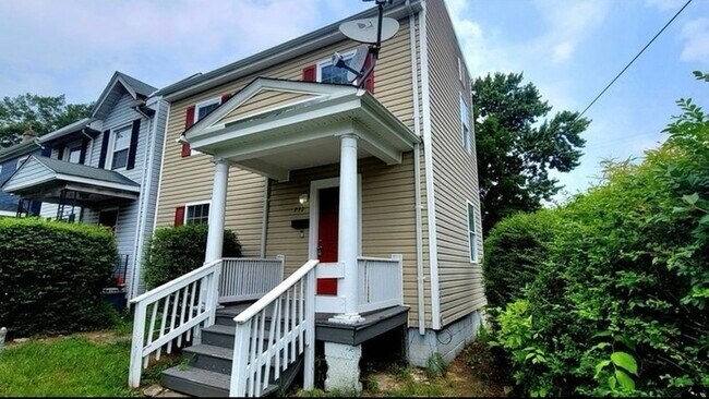 Photo - 732 E Gladstone Ave