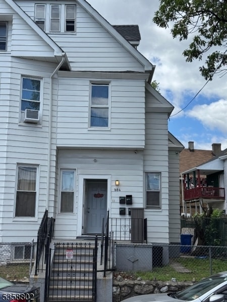 Photo - 682-684 E 18th St House