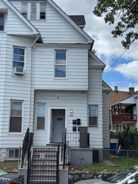 Building Photo - 682-684 E 18th St Rental