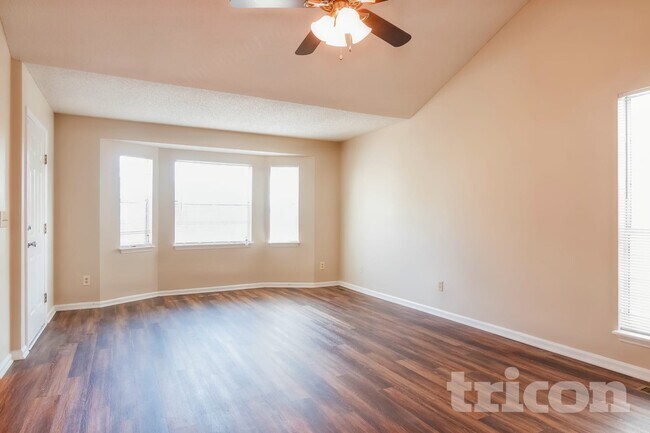 Photo - 108 Quinton Ln