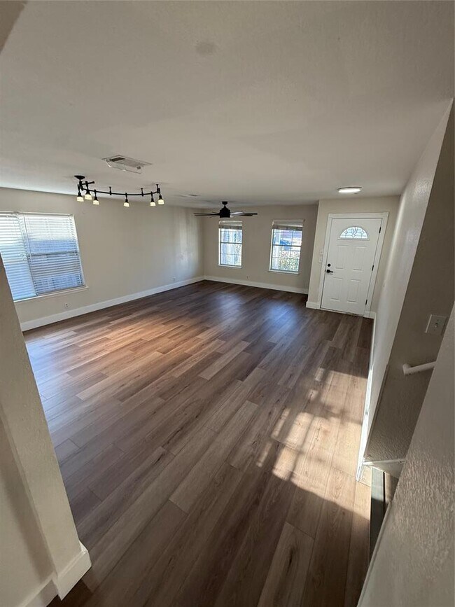 Photo - 108 Presidio Dr