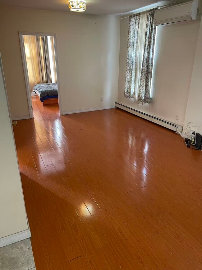 Photo - 123 Senator St