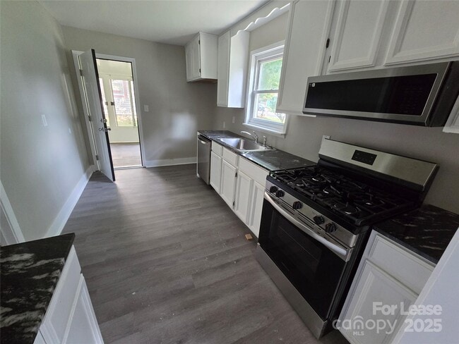 Photo - 2720 Englehardt St