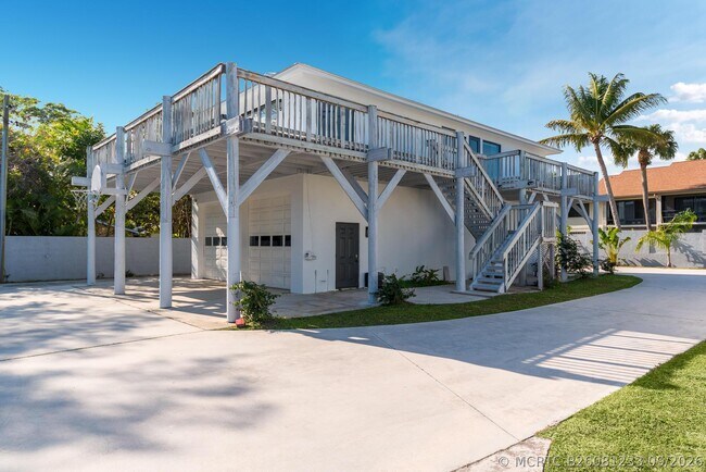 1712 Sea Horse Pl