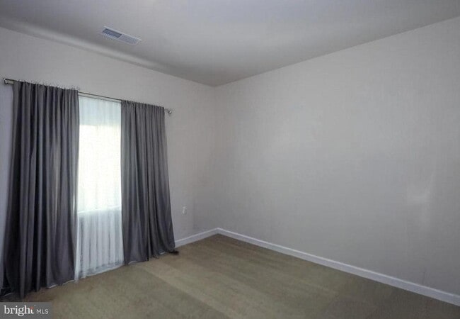 Building Photo - 612 Samantha Ct